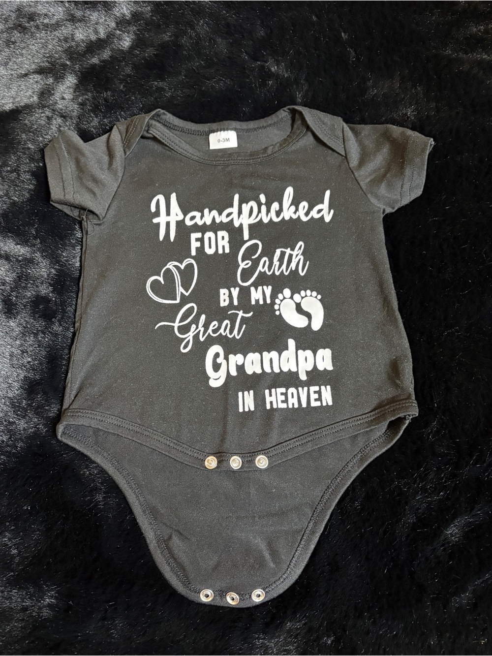 Unisex onesie for babies 0-3 months